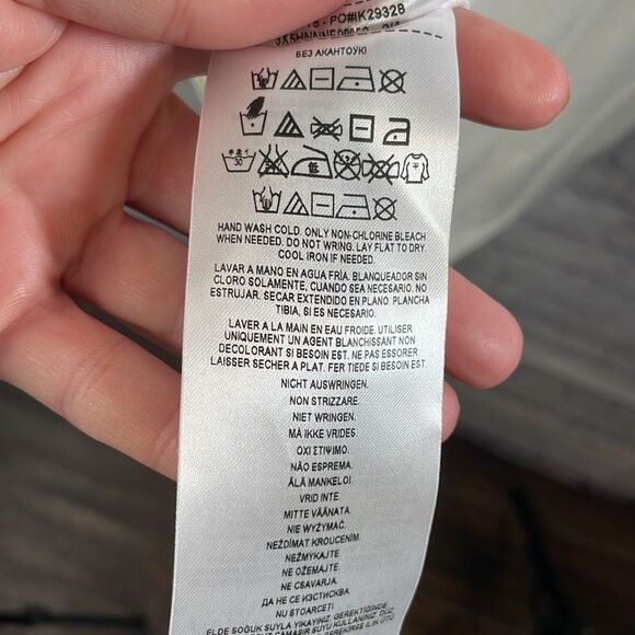 🌼✨ Marciano Cream Top - Size Medium - Perfect Condition - Picture 6 of 6